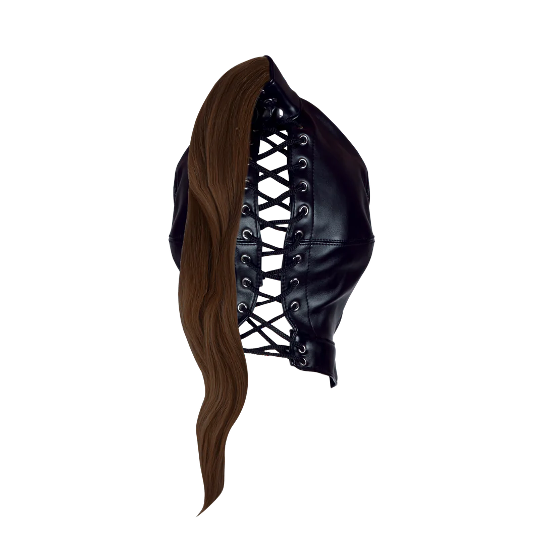 Maske mit braunem Pferdeschwanz